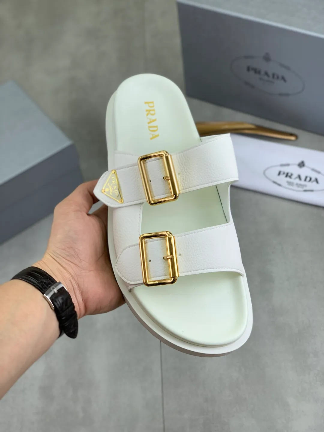 Men's shoes 💰P340💰【New style】🎁🎁🎁 PRADA Prada's new casual slippers, original official website, perfect workmanship, transmitting a kind of noble luxury, sublimating its definition of luxury in Prada's high-end extraordinary craftsmanship. Original combination outsole, code number: 38-44 (45 customized) Multiple colors 🉑️ to choose from